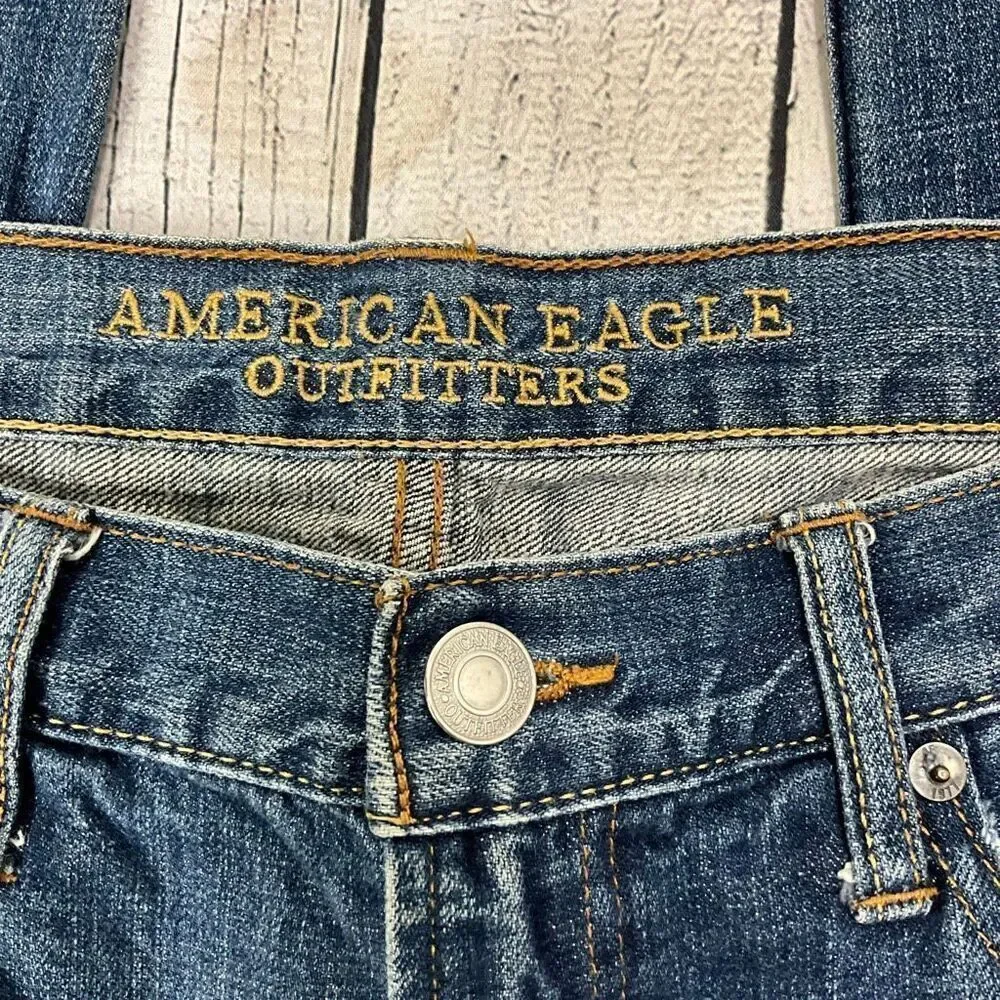 AMERICAN EAGLE Straight Leg Jeans